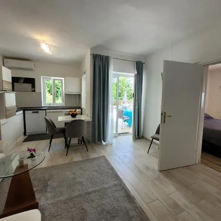 شقة Mit Pool Und Jacuzzi Istrien لوفغان
